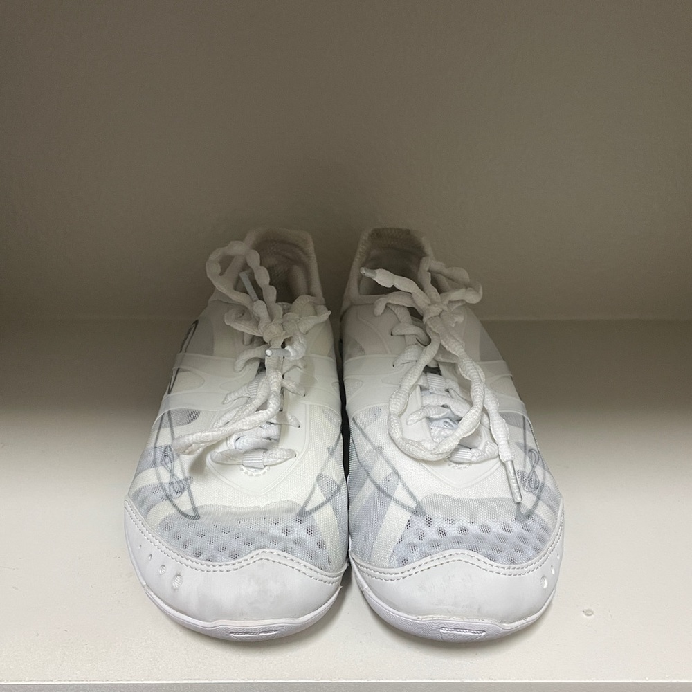 Nfinity cheer shoes